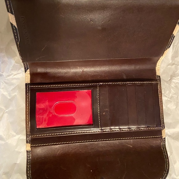 Dooney & Bourke - Picture 7 of 7